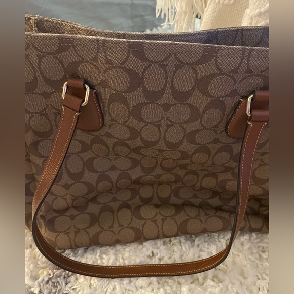 Genuine Coach Large Bag - Picture 7 of 9